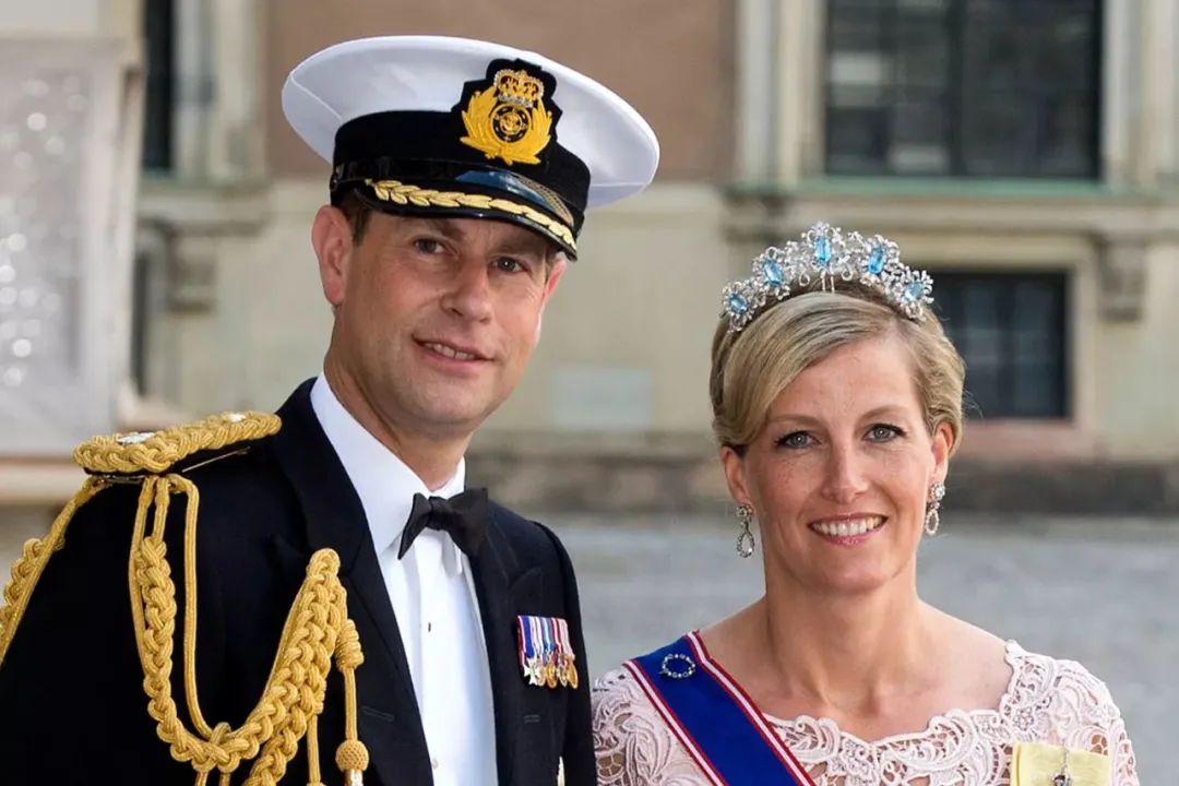 圣玛利亚蓝寓意,圣灵蓝与圣玛利亚蓝的区别