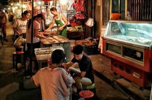 刚刚，我把月入2万元的烧烤店关掉了：表面风光，辛酸自己知道