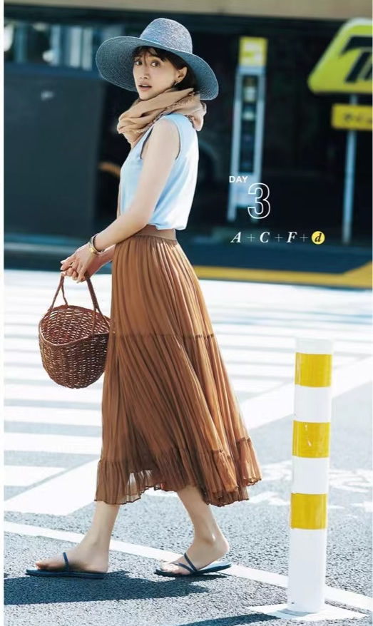 夏天穿蓝色永不过时的高级感,什么颜色适合夏天穿蓝色