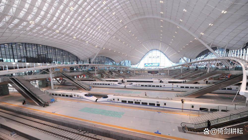 我国最酷10座高铁站，颜值“爆表”争奇斗艳，个个都是网红打卡地