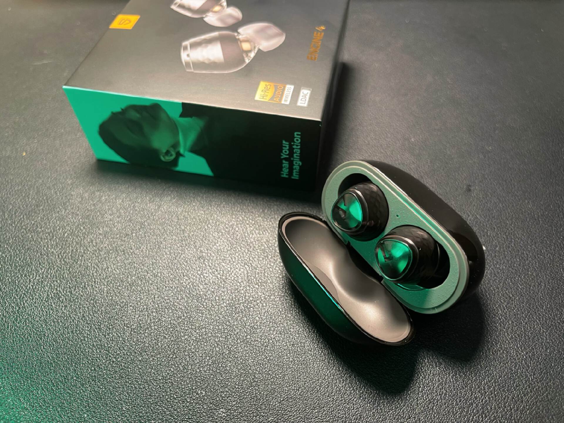 买耳机认准Hi-Res小金标！泥炭Engine4蓝牙耳机：300元档不二之选