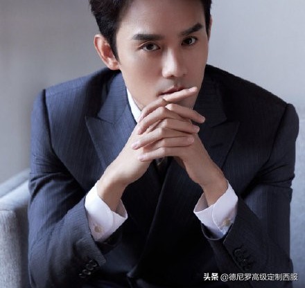 拍婚纱照的时候给你推荐西装,拍婚纱照送的定制西服套路