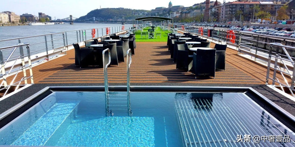 全球最新十大豪华邮轮,有多少艘邮轮才称得上大型邮轮