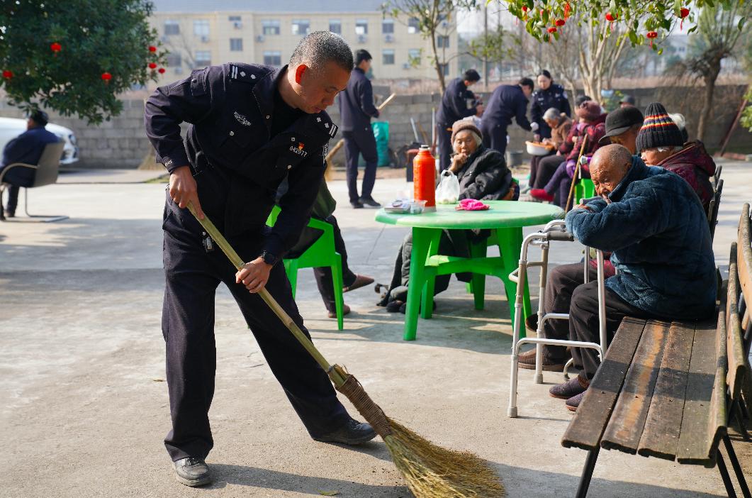 雷锋精神在今天的实际意义,雷锋精神活动视频