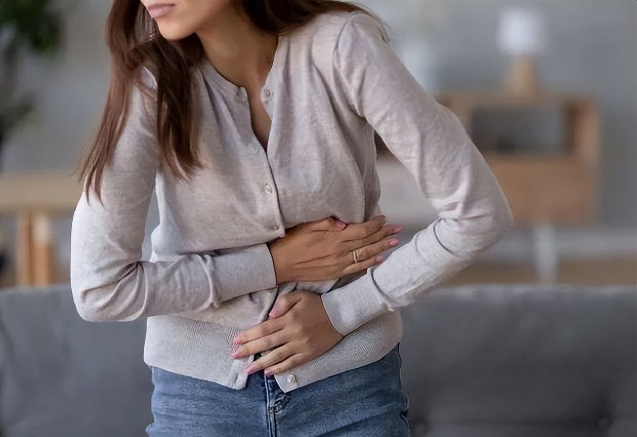 胆囊息肉切除后遗症怎样才能恢复,胆管结石胆囊结石切除有后遗症吗