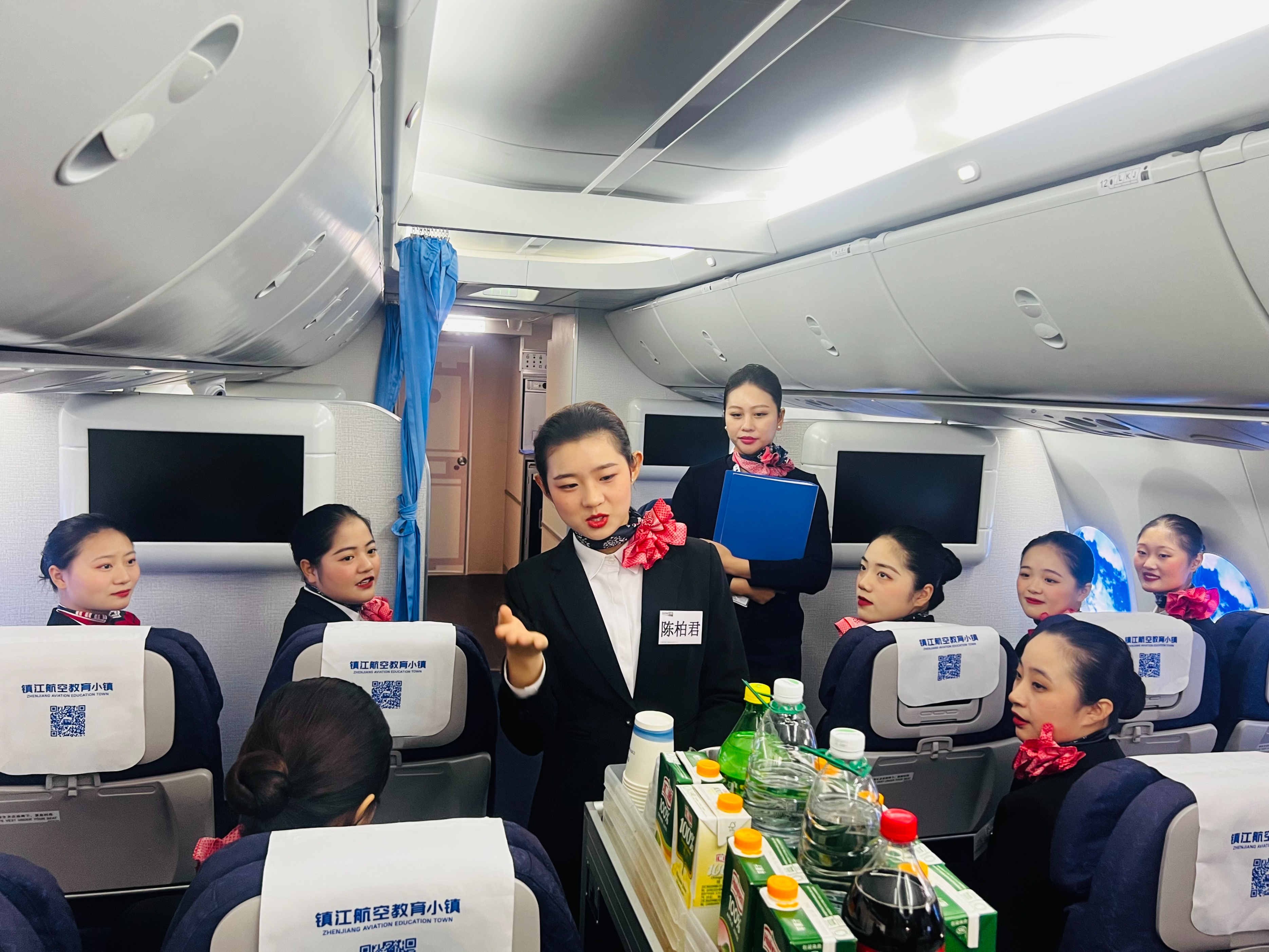 空乘专业的就业方向和前景,空乘专业就业方向和职业前景