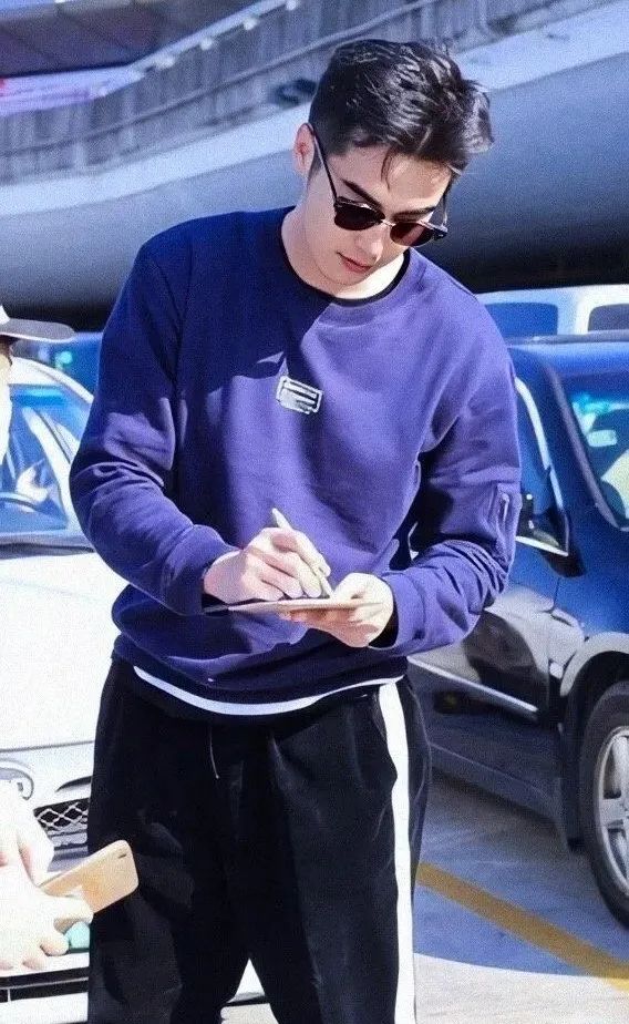 189cm叔系少年爆红!曾是国家级运动员?有颜有身材有演技…