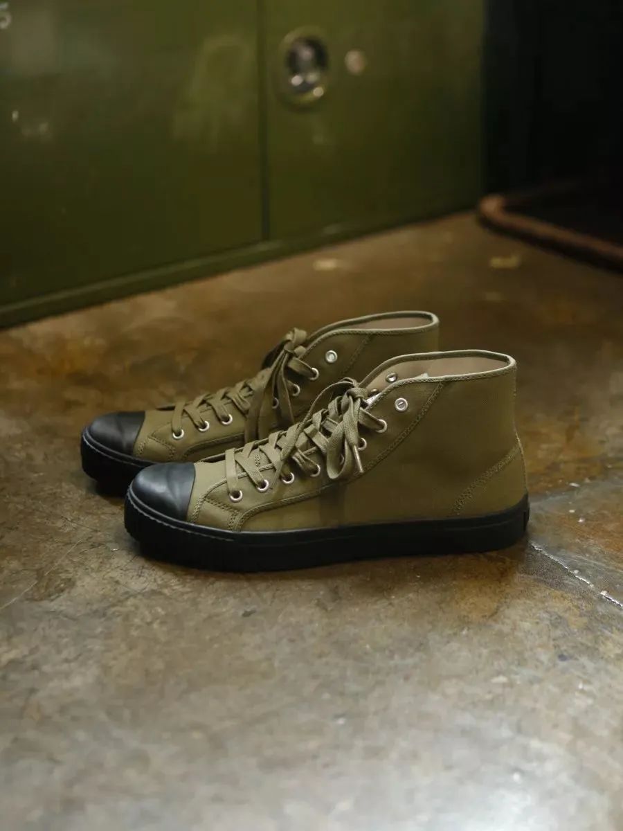 中国第一双鞋是谁发明的,中国第一期解放鞋是哪个厂生产的