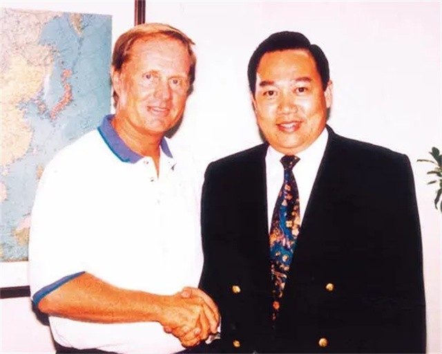 百亿富豪朱树豪：患癌坚持工作，带着氧气瓶看项目，去世留260亿