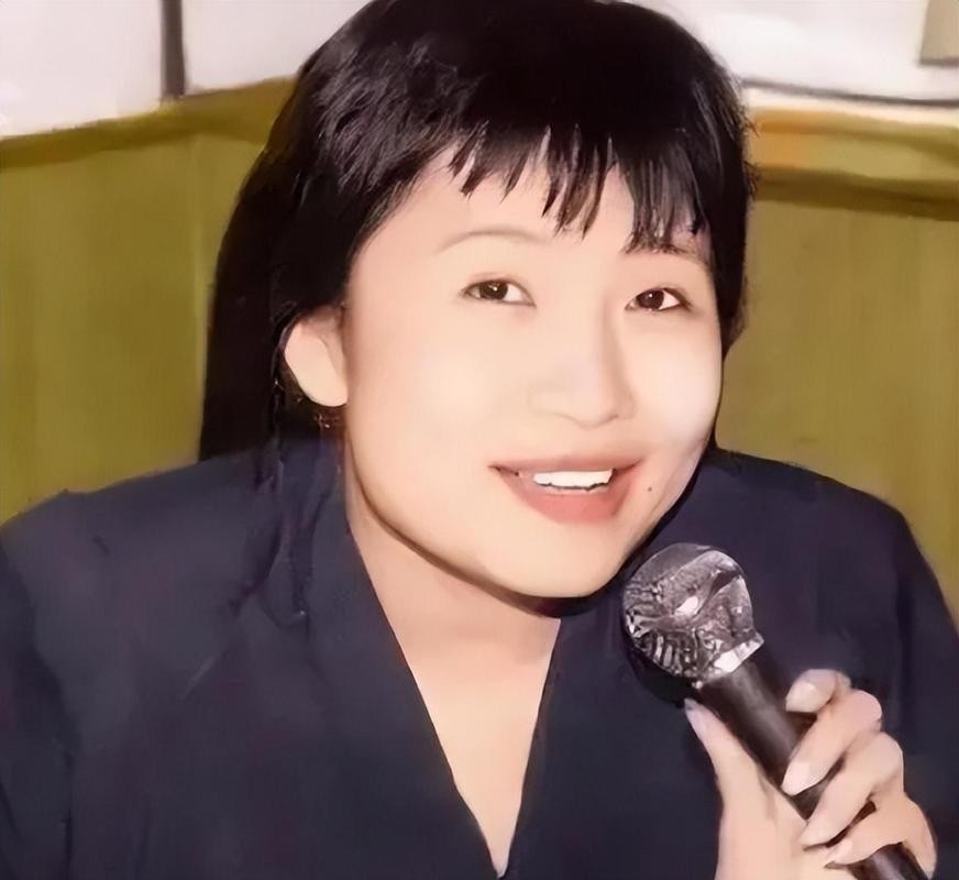 歌手李娜出家后靠什么生活,歌手李娜为什么会选择出家