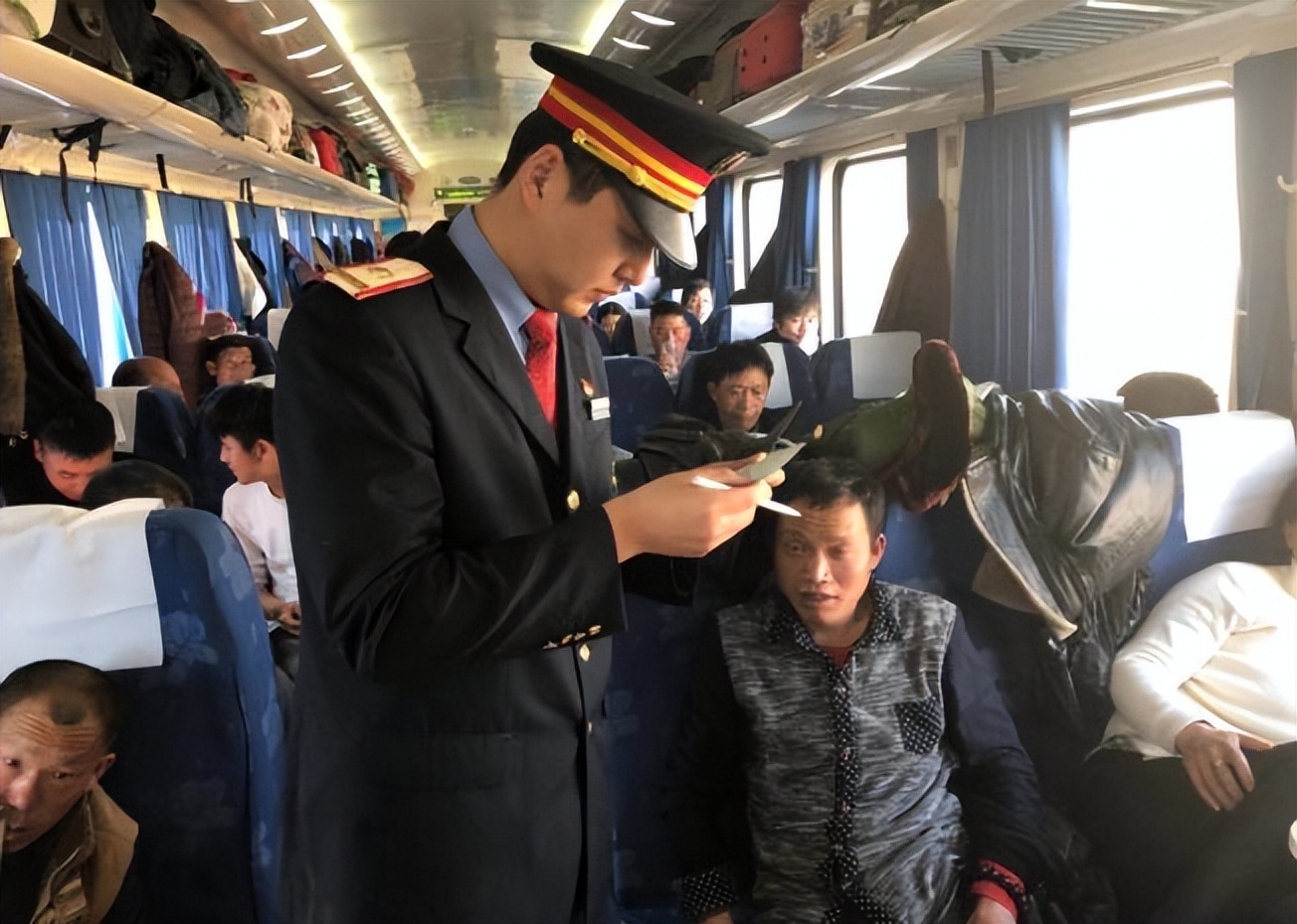 从上海去拉萨坐哪辆火车风景最好,上海直达拉萨沿途风景