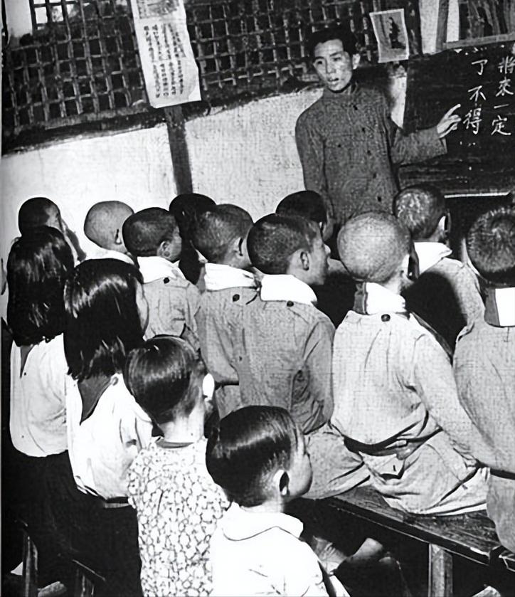 八路军6个师长只有他没成为元帅，晚年担任副主席，儿子是将军