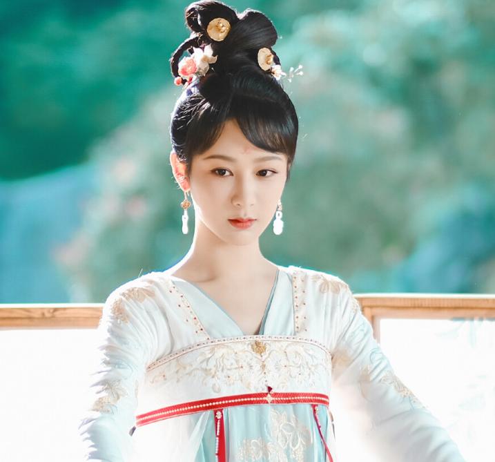 杨紫代露娃长相思同框路透,长相思杨紫被看呆的造型