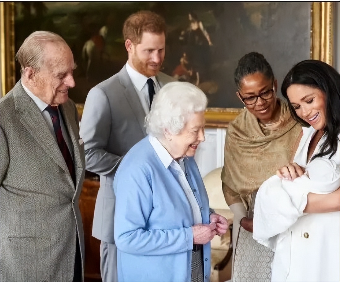 登基70周年！每年一张照片带你回顾女王的传奇人生