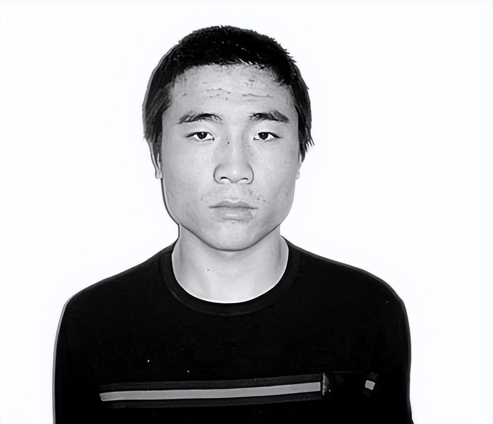 男子强奸他人获刑8年,因强奸罪获刑3年男子出狱