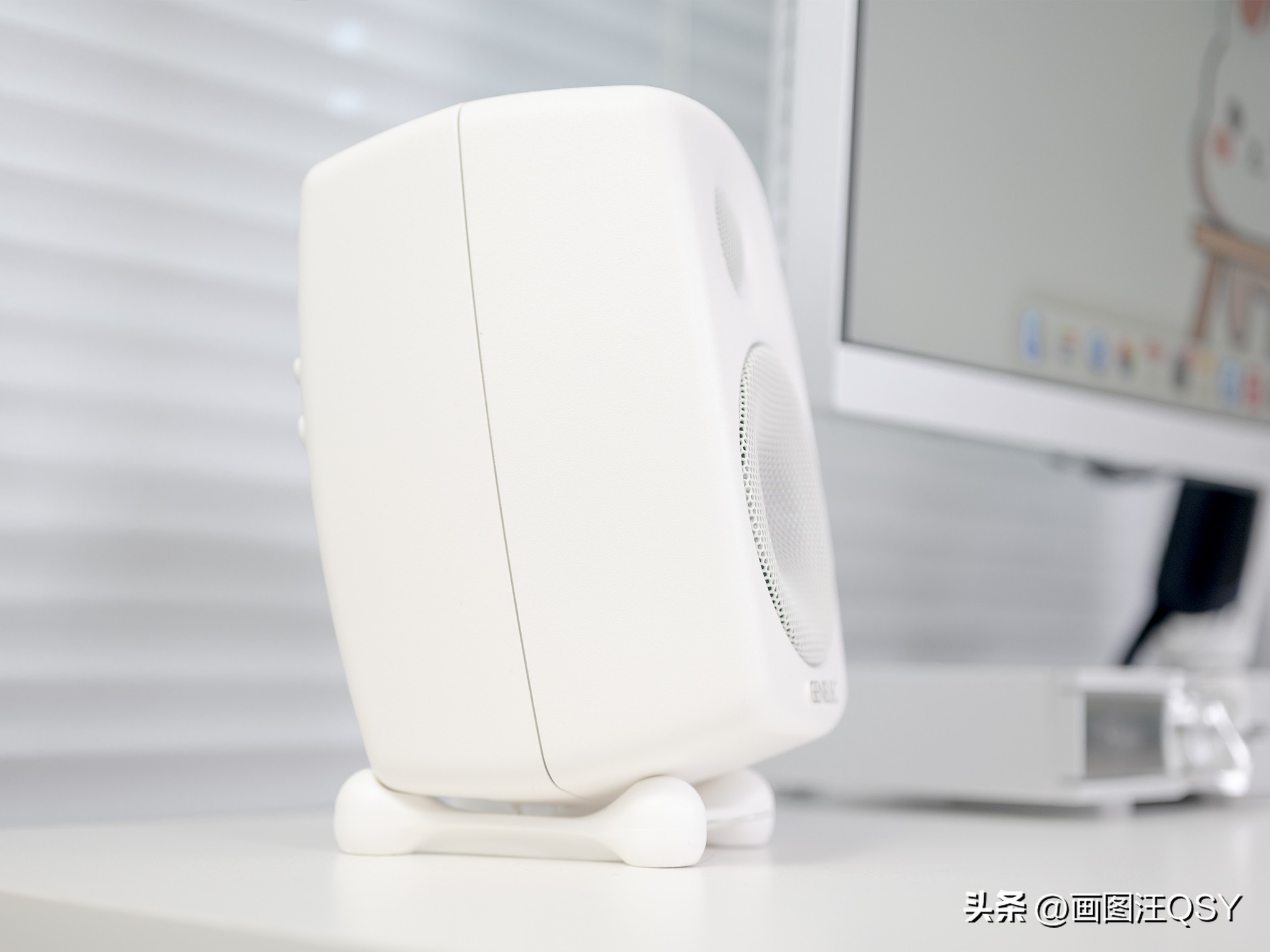 居家书桌升级改造：追剧听歌、居家办公也能很快乐