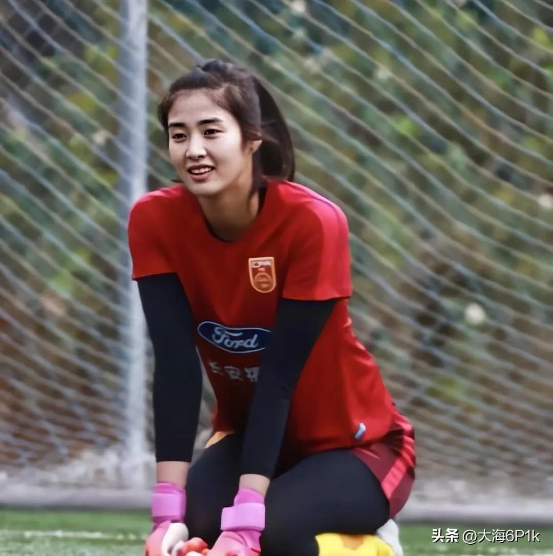 赵丽娜女足足球门将,足球女神赵丽娜抖音