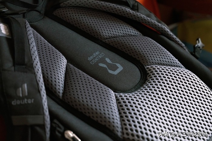 多特学生书包视频,多特背包背娃