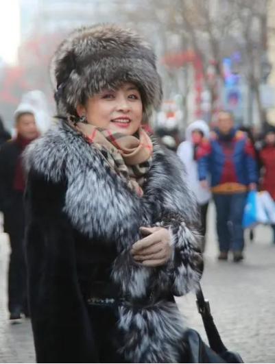 一件大衣三千多舍不得买,一件貂皮大衣14万