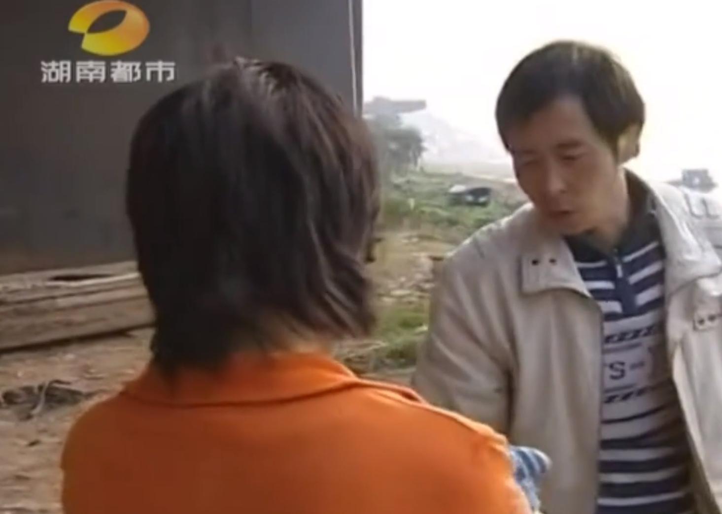 女为网恋男友生娃后对方失联,女子为网恋大叔生下双胞胎