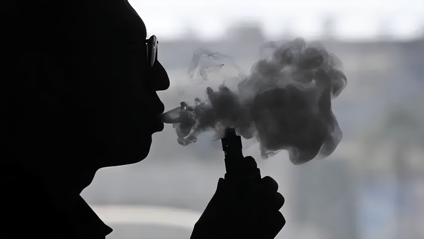 *子烟电**将征消费税,专家:“寓禁于征”