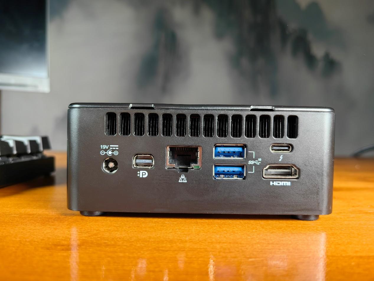 打造移动办公新形态？四个要点教你选对小主机