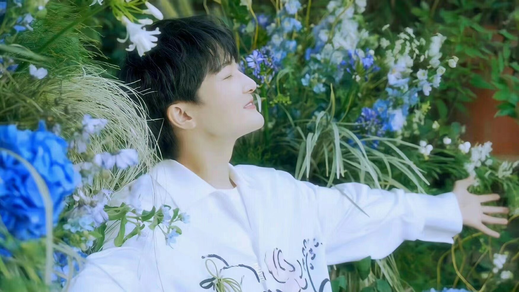 周深的歌里那些很好听的句子,周深的歌总有那么一瞬间