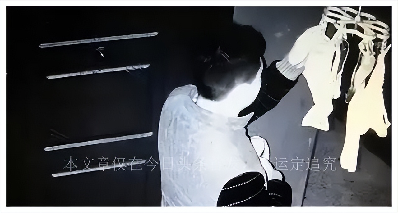 男子家中*袜丝**成山，一天不闻心里难受，让我坐牢可以丢我*袜丝**不行