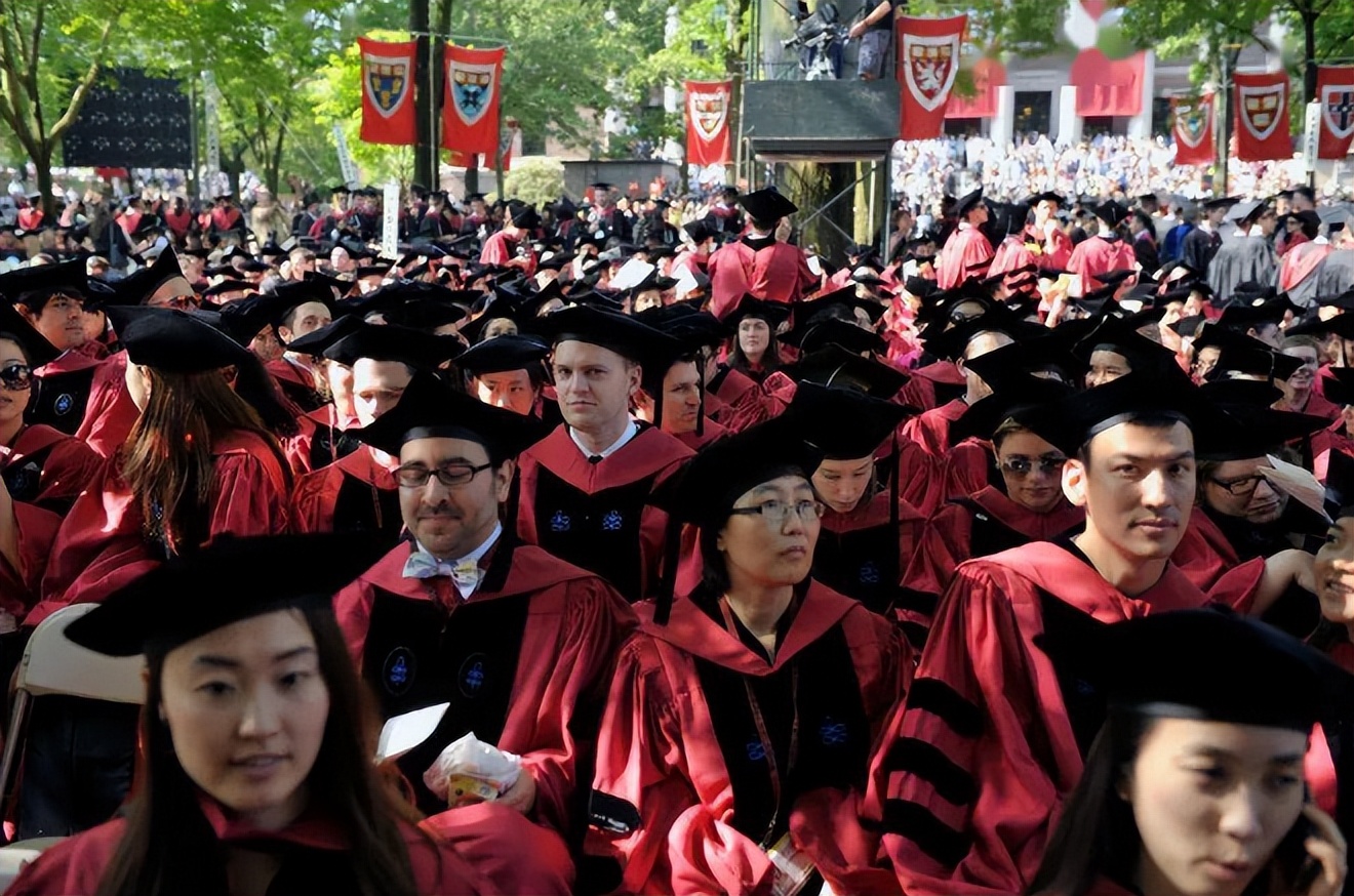 3.2万华裔科学家移籍美国，我国大批科研人才为何会流失？