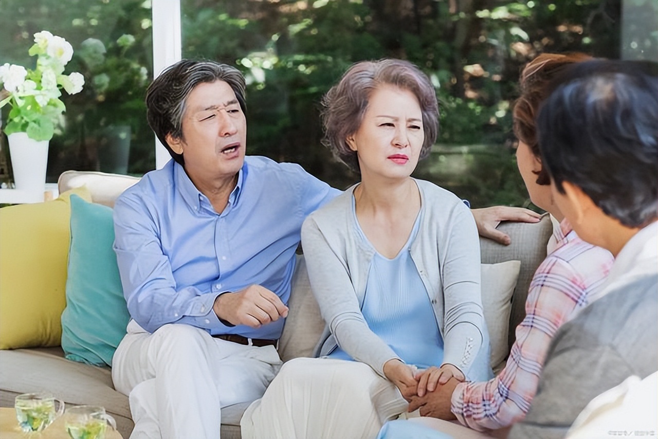 不想和公婆住一起怎么说服老公,不想和公婆一起住但没人看孩子