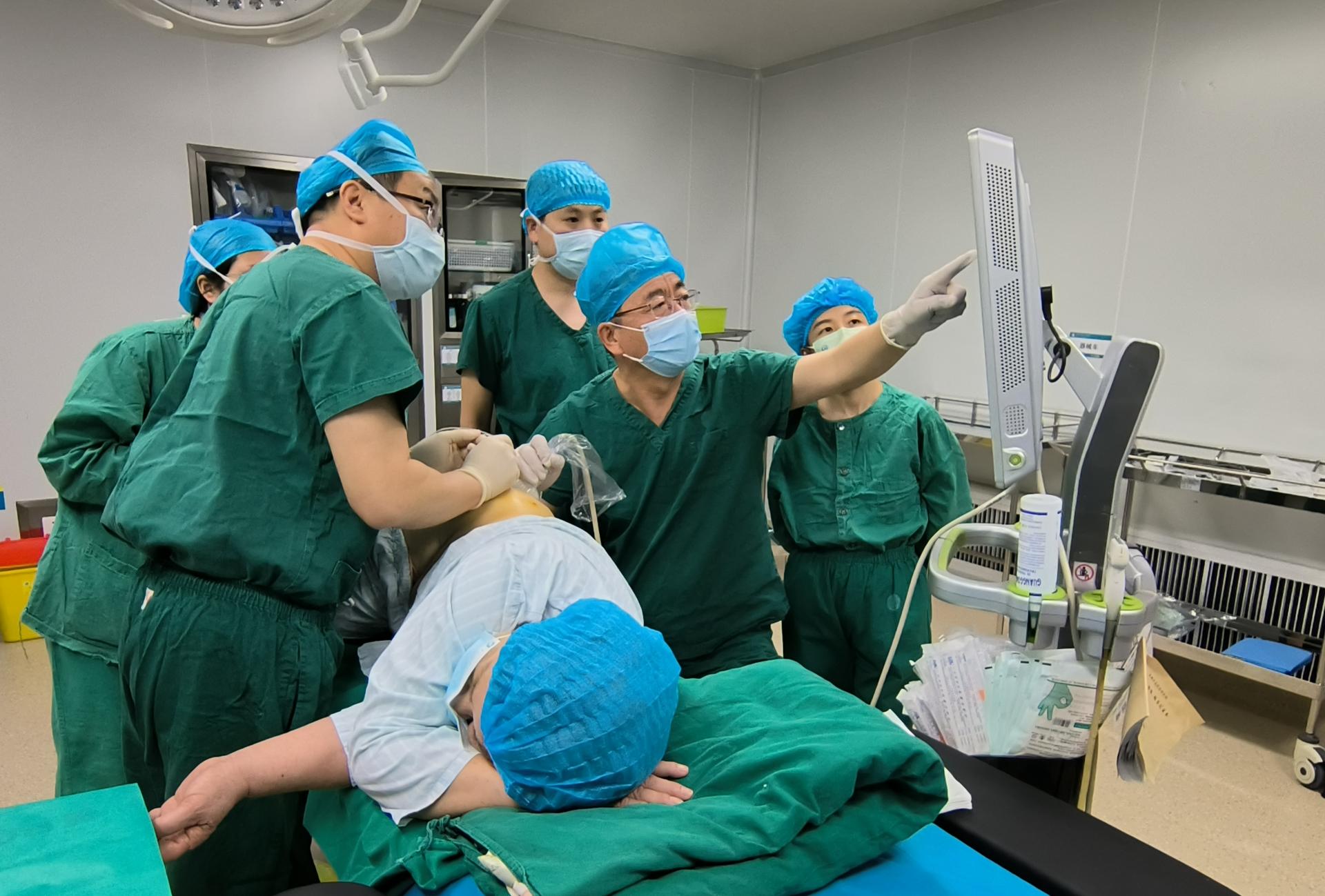 香港大学深圳医院疼痛科,香港治疗腰腿疼