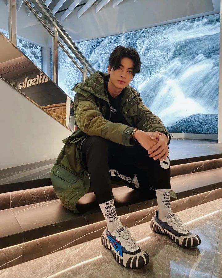 李敏镐身高175和187对比图,李敏镐187和165