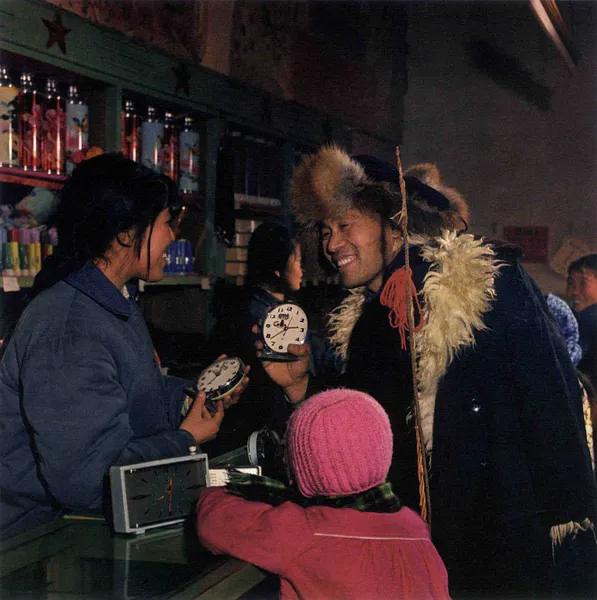 七十年代有高清照片吗,70年代的照片和现在做对比