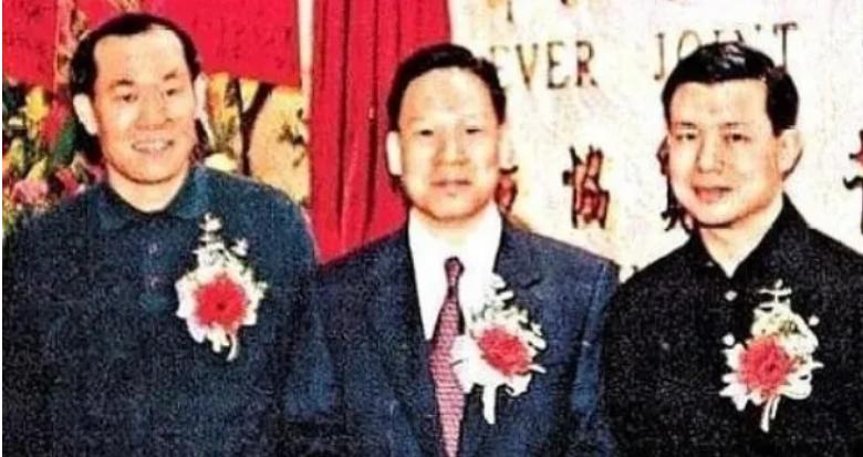 40亿巨贪背后的女人：为一钻戒铤而走险，死到临头提出假离婚