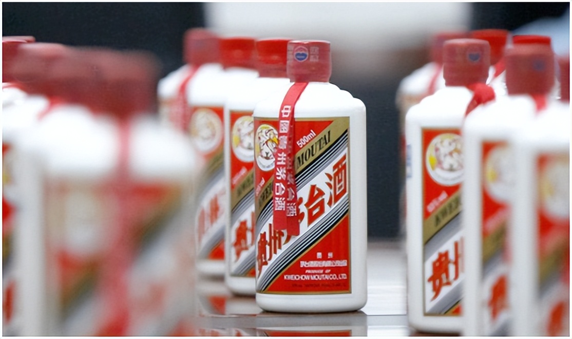 买茅台时附赠的小酒杯是干什么的,买茅台送的小酒杯