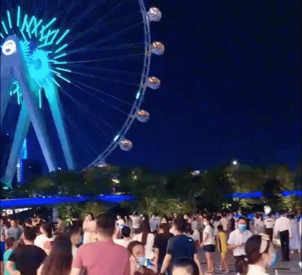 大连梭鱼湾足球场工地,大连梭鱼湾足球场和大连体育中心