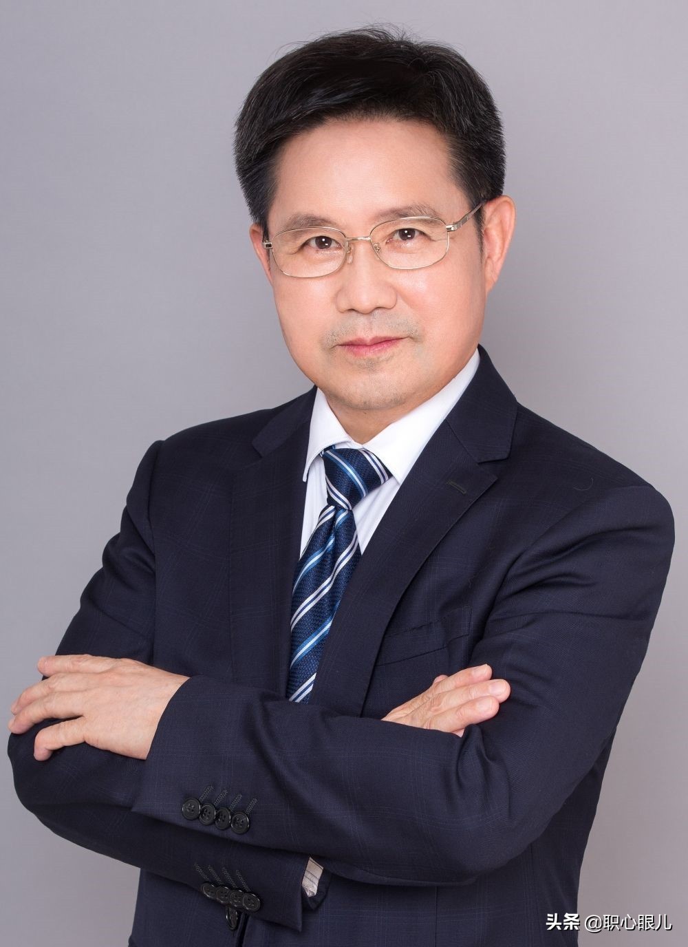 广西50岁大叔不靠父母帮买房子,广西40岁大叔买房