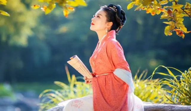 李白诗中描写春天的诗词大全,李白的诗描写春天的诗句有哪些