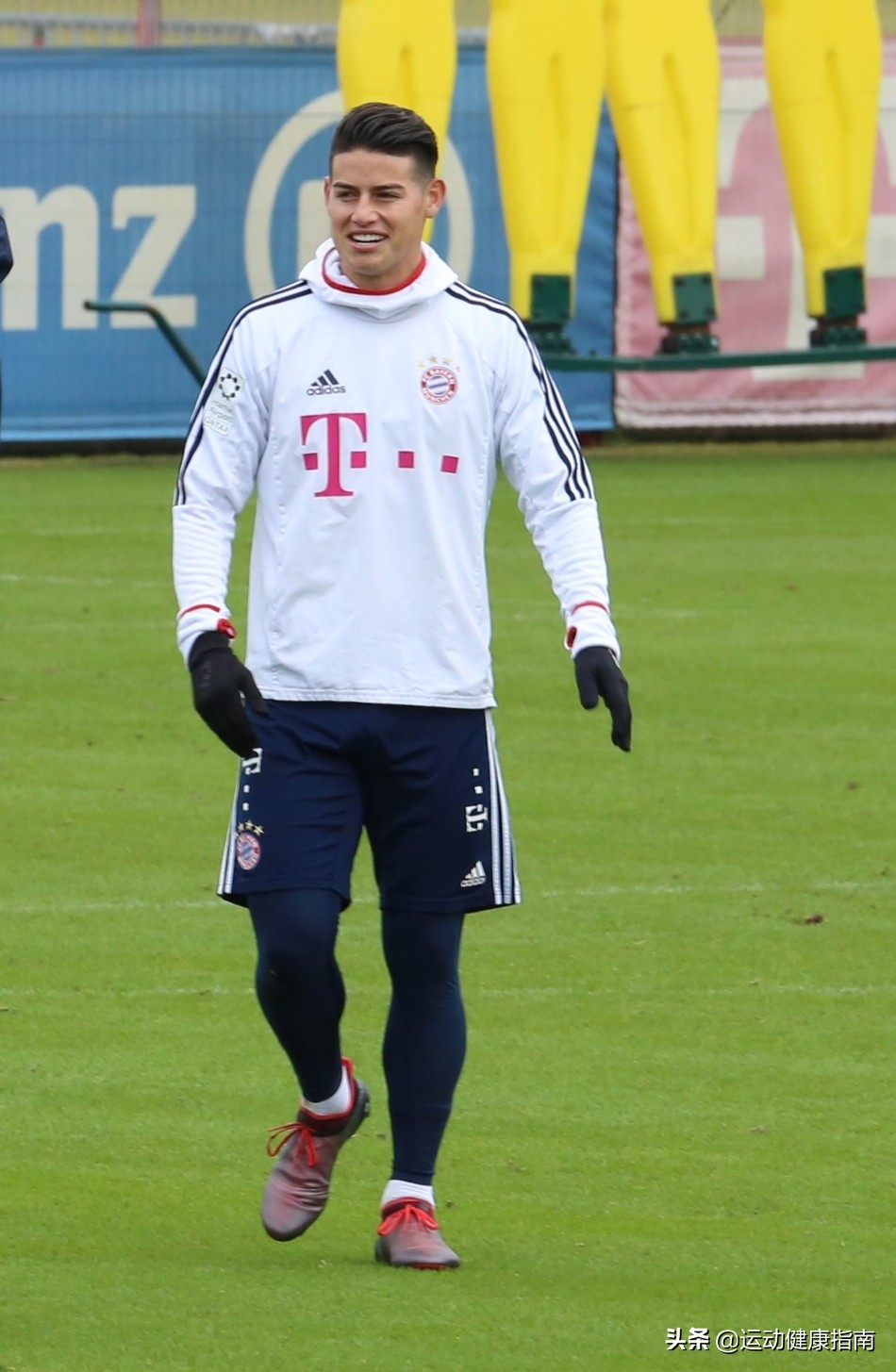 球场上奔跑的美好肉体,让女球迷疯狂的10大足球帅哥盘点,慎点哦