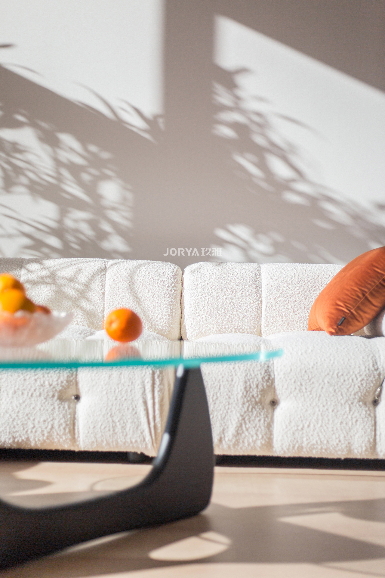 斜坡造型吊顶,斜坡屋顶木板吊顶