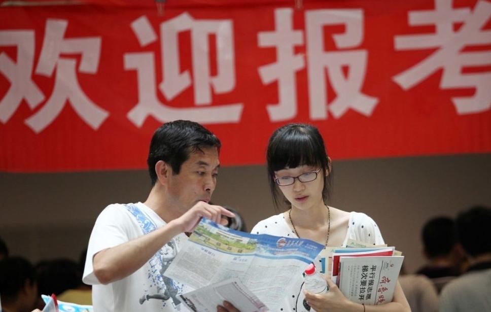 理科女生选择什么专业前景比较好,理科女生理科不好该选什么专业