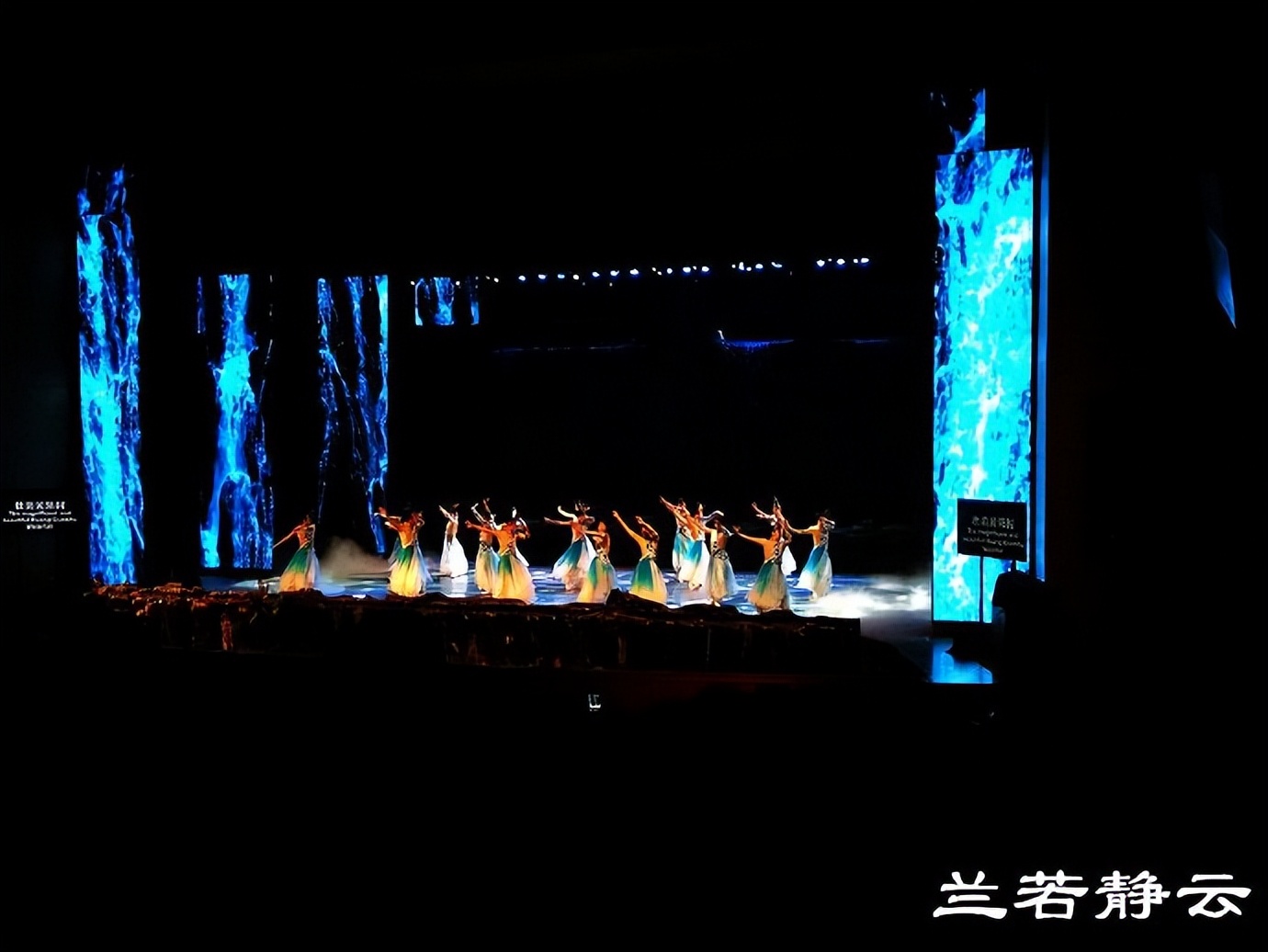 贵阳多彩贵州位置,贵阳多彩贵州城风景区