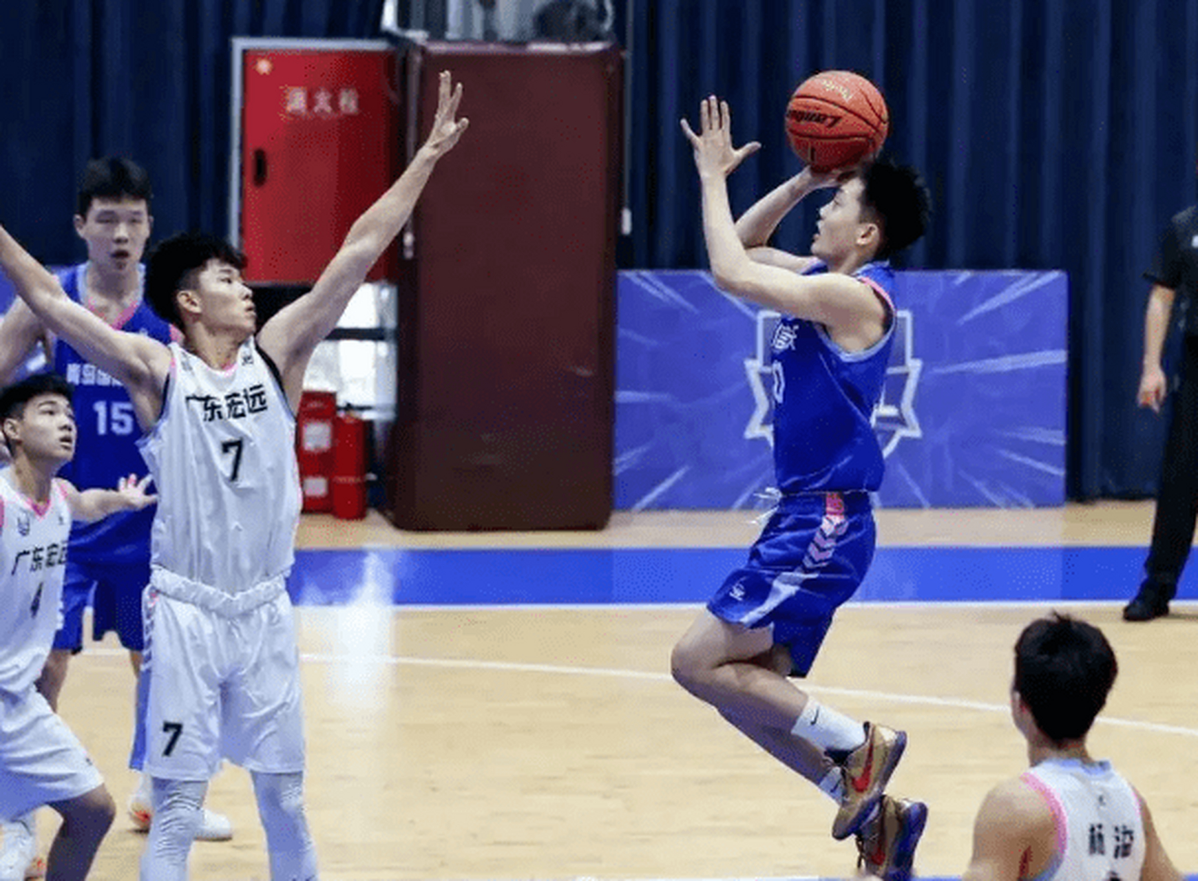 u17广东宏远2024vs广厦,u17广东宏远男篮青年队11号