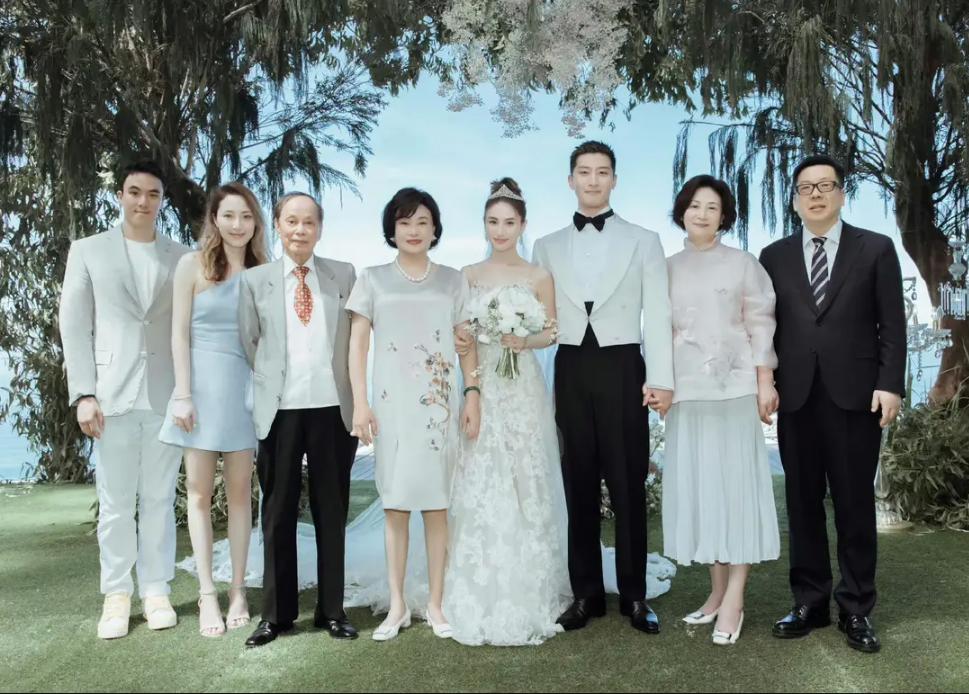 赌王戴奢华翡翠 (赌王三太的珠宝首饰翡翠)