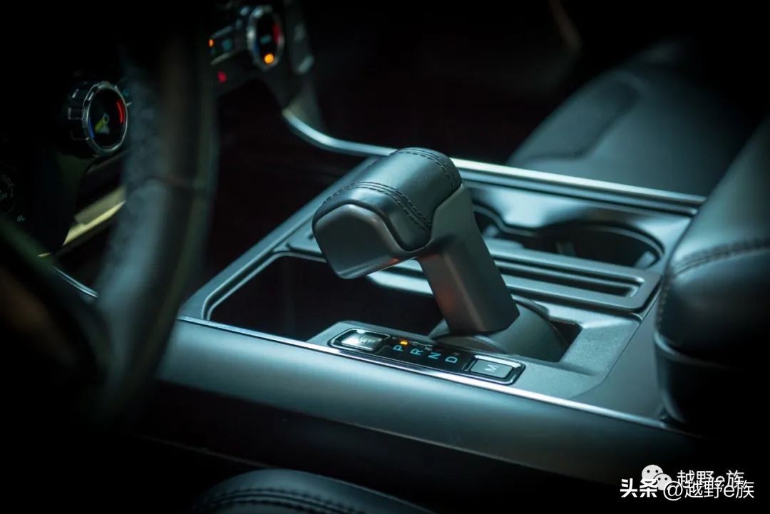 全新福特f-150猛禽最新消息曝光,第三代福特f-150猛禽依旧硬核