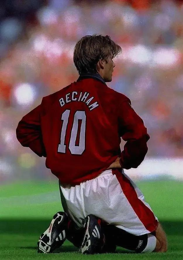 足球无法被超越的头像,足球头像射门