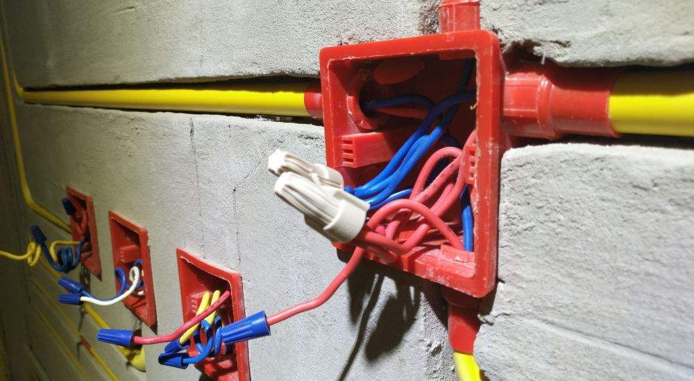 墙里的电线烧坏了,家里电线烧坏怎么办不用拆墙