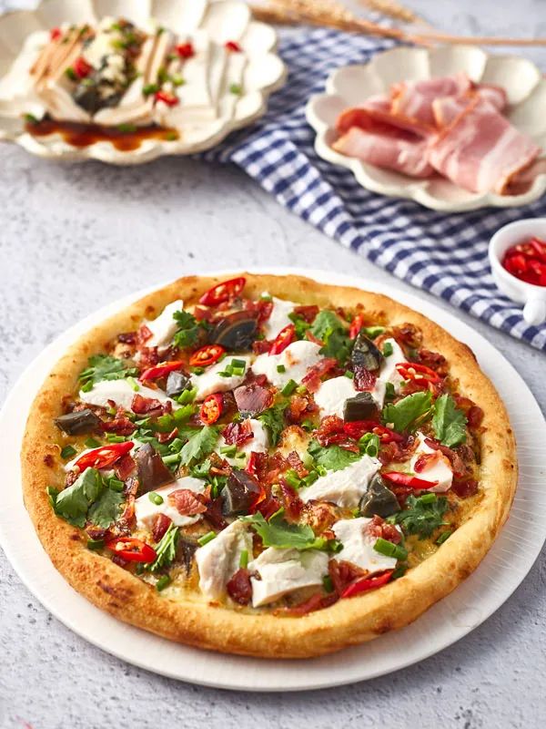 做披萨饼胚时总开裂,披萨饼皮硬是什么原因