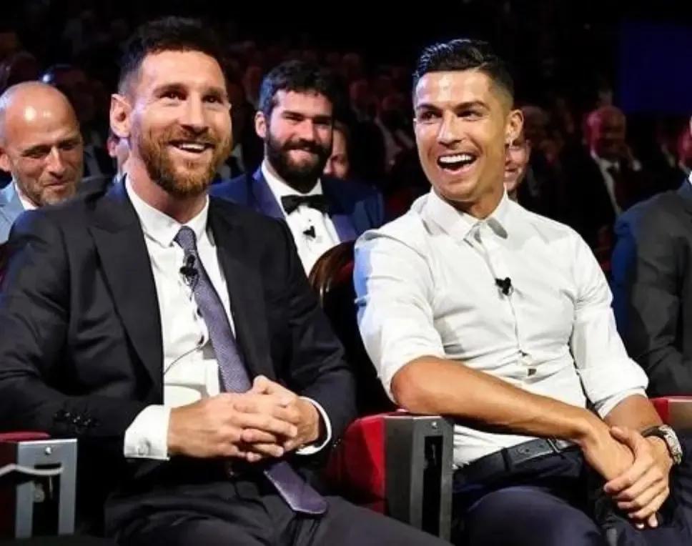 为什么c罗能与梅西并称绝代双骄,足球绝代双骄c罗与梅西对决