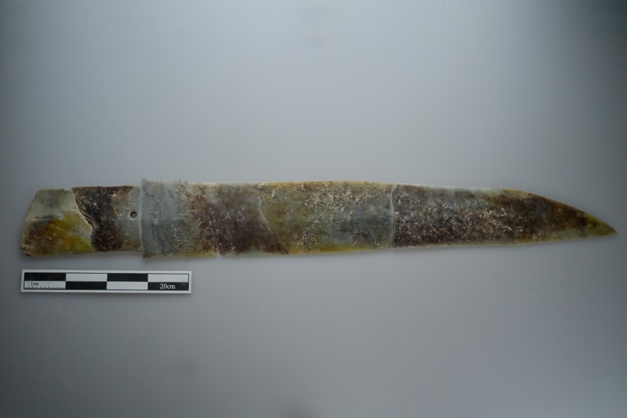 2022河南考古新发现丨郑州商城发现商文化首件“金泡”服饰